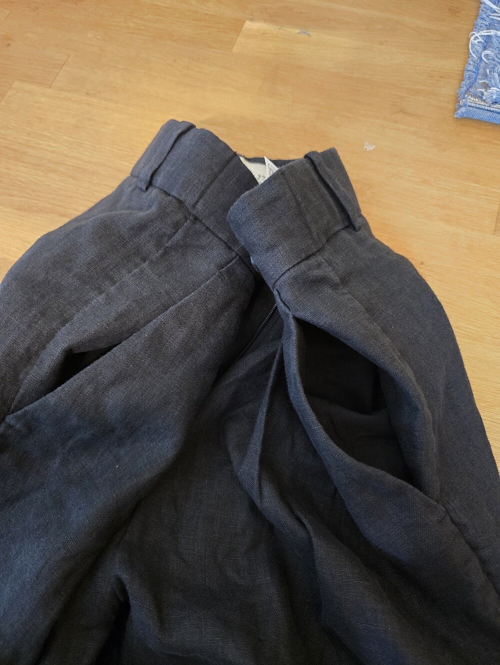 A&F The A&F Linen Collection 100% Linen Pleated Pants Black Size 27 - Picture 9 of 13
